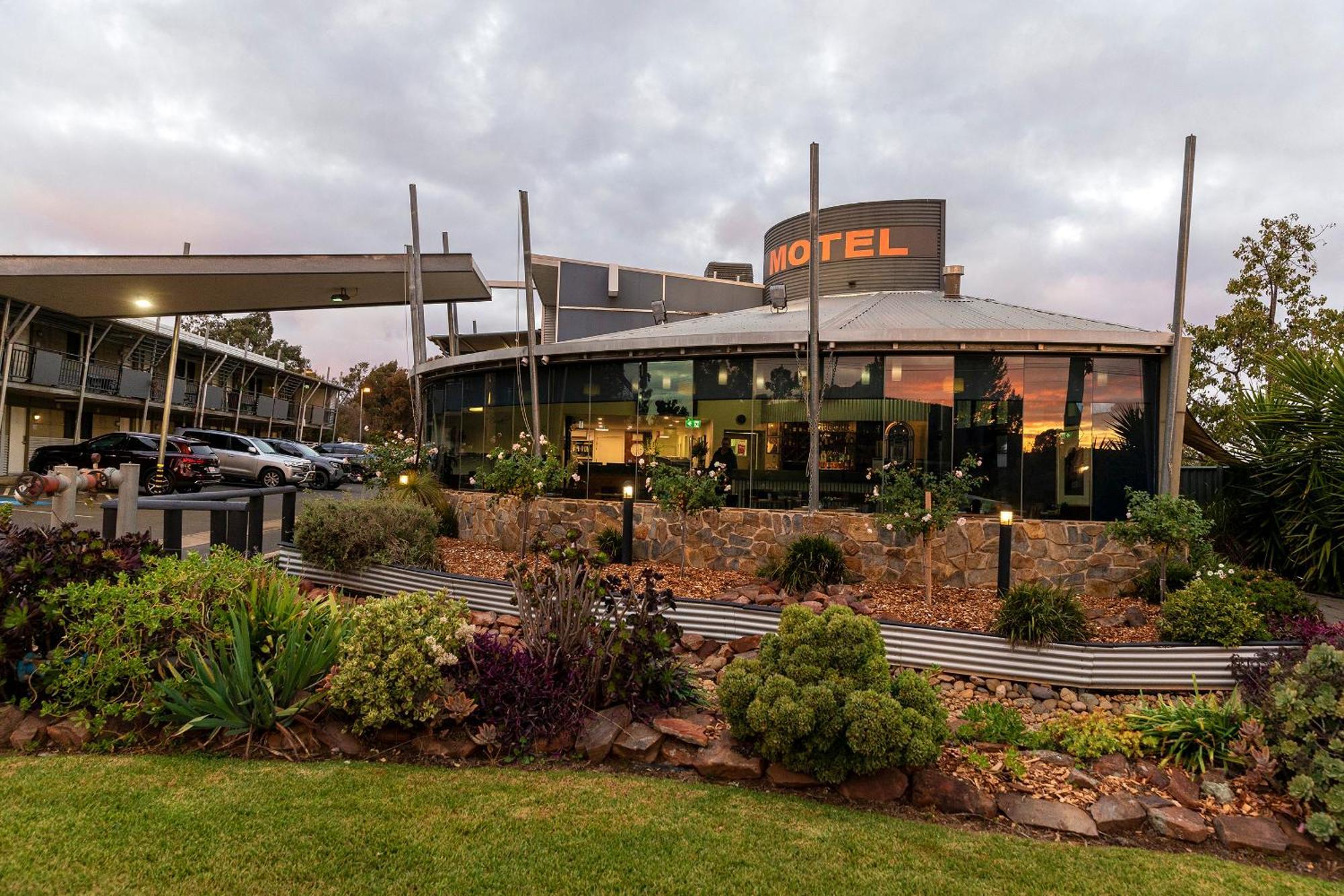 Station Motel Parkes Exterior photo